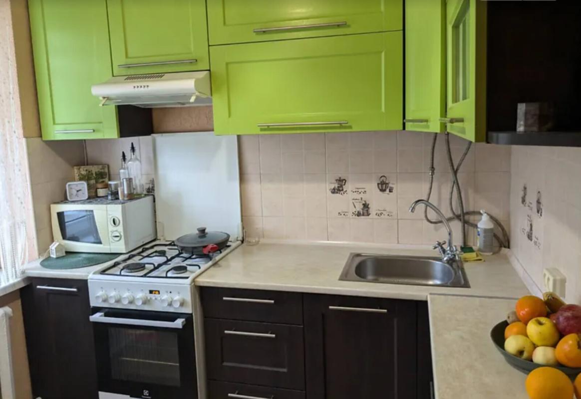 Sale 3 bedroom-(s) apartment 48 sq. m., Lesi Ukrainky Street 2