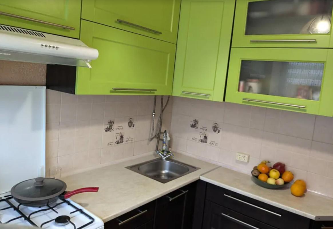 Sale 3 bedroom-(s) apartment 48 sq. m., Lesi Ukrainky Street 2