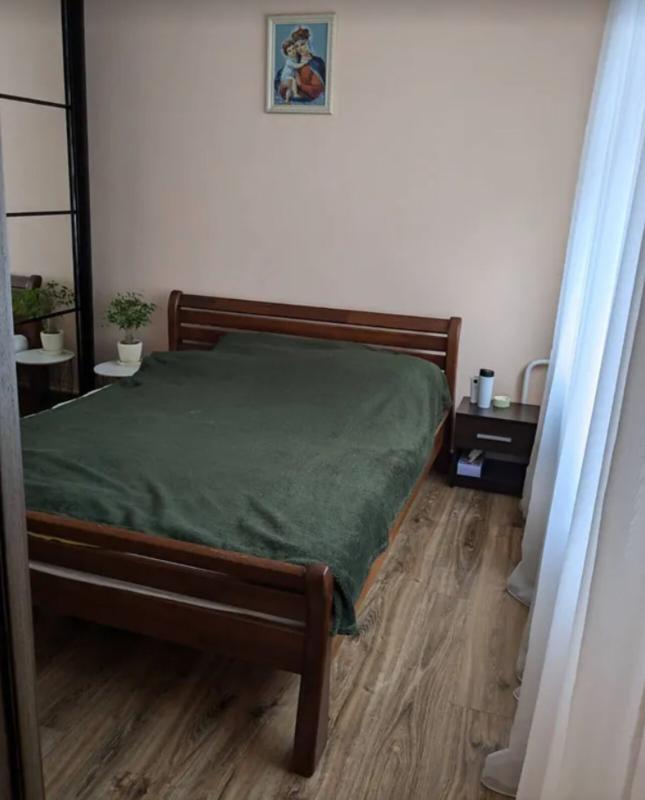 Sale 3 bedroom-(s) apartment 48 sq. m., Lesi Ukrainky Street 2