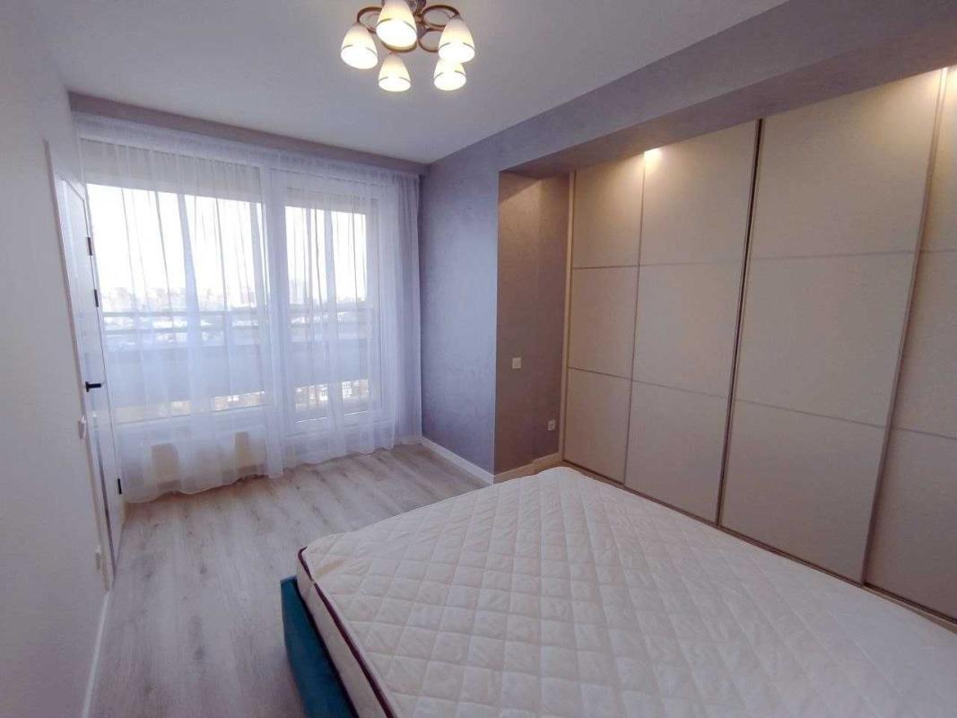 Long term rent 2 bedroom-(s) apartment Beresteiska Avenue (Peremohy Avenue)