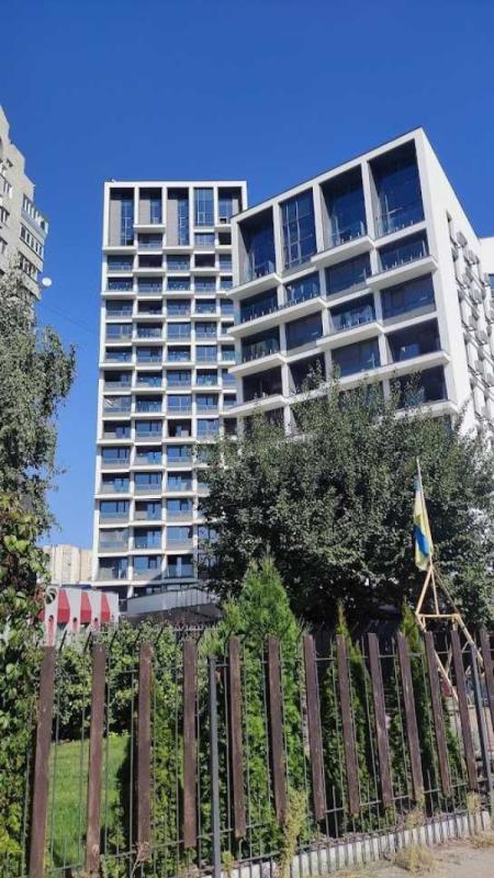 Продаж 1 кімнатної квартири 47 кв. м, Драгоманова вул. 31б