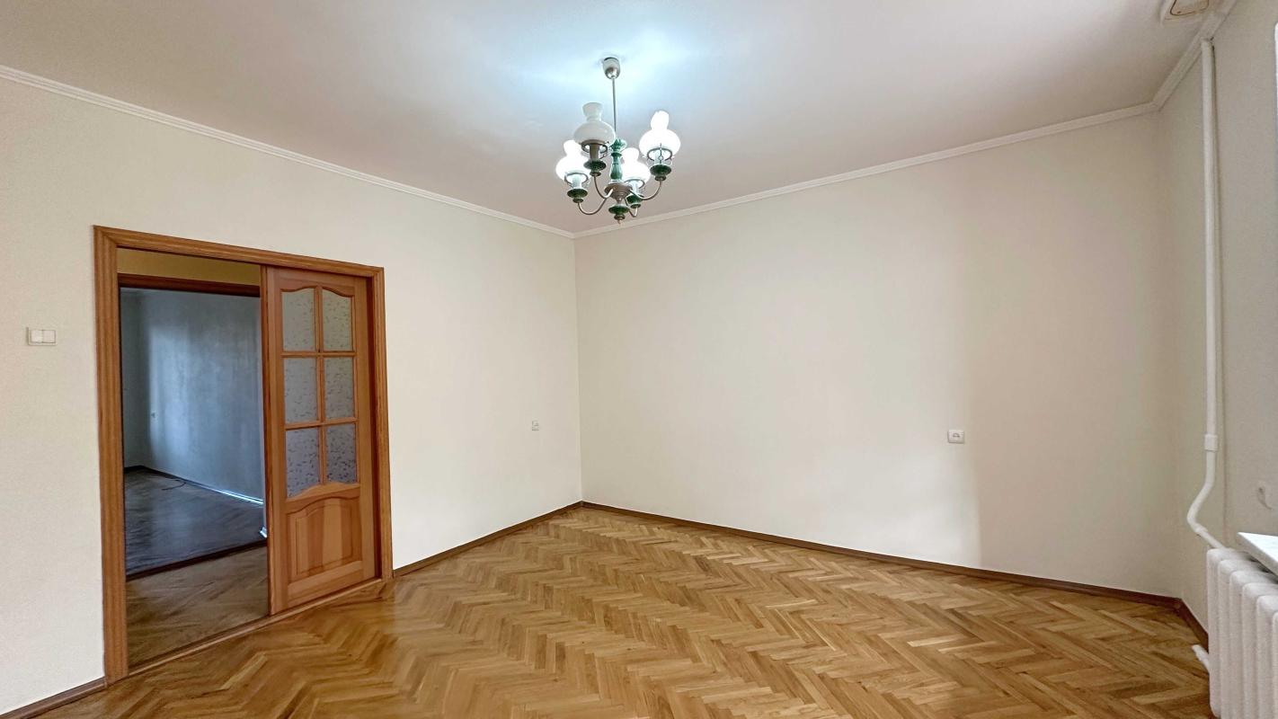 Продажа 3 комнатной квартиры 88 кв. м, Василия Тютюнника ул. (Анри Барбюса) 5б