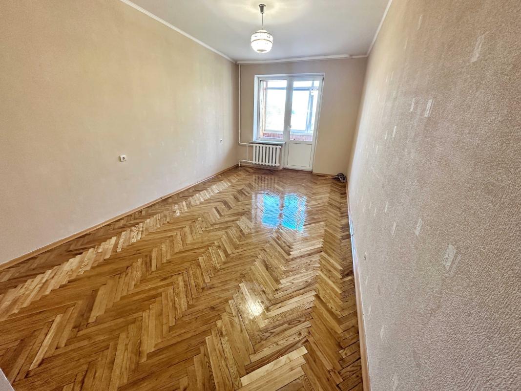 Продажа 3 комнатной квартиры 88 кв. м, Василия Тютюнника ул. (Анри Барбюса) 5б