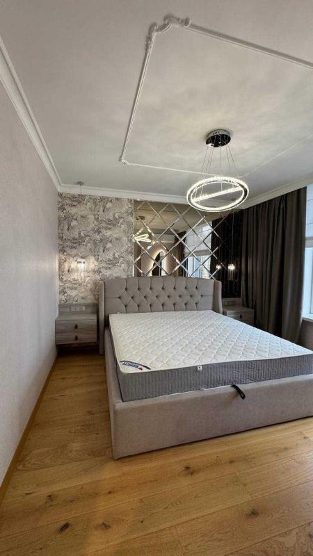 Sale 3 bedroom-(s) apartment 67 sq. m., Yevhena Sverstiuka Street 6а