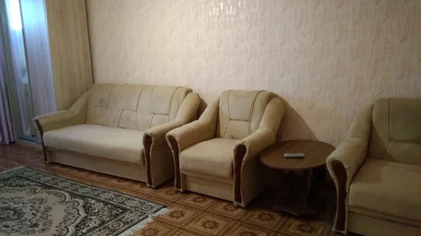 Long term rent 1 bedroom-(s) apartment Peremohy Avenue 71