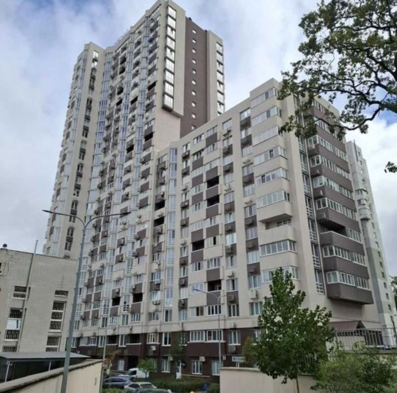 Продажа 2 комнатной квартиры 78 кв. м, Берестейский просп. (Победы)