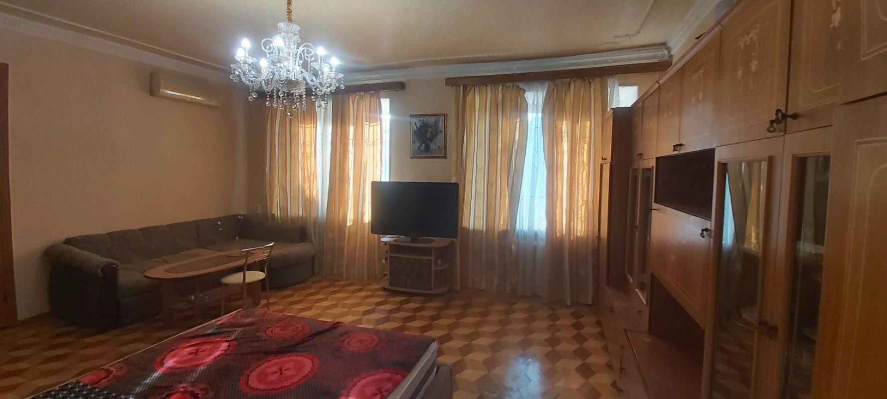 Long term rent 3 bedroom-(s) apartment Sumska Street 100