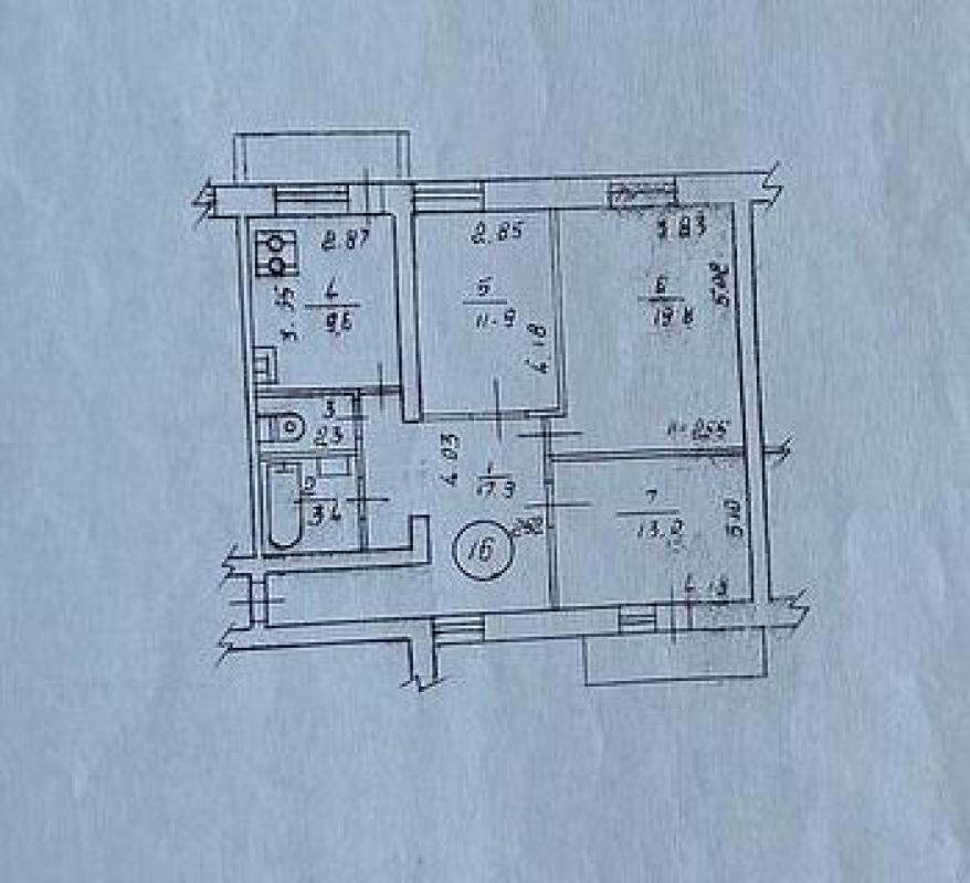 Продаж 3 кімнатної квартири 79 кв. м, Введенська вул. 1