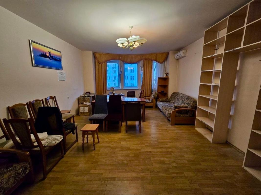 Продаж 4 кімнатної квартири 129 кв. м, Миколи Бажана просп. 14