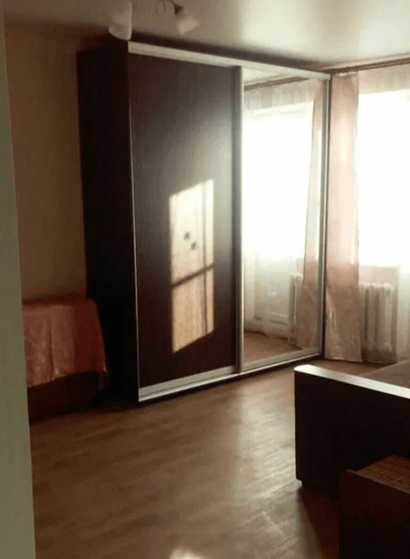 Long term rent 1 bedroom-(s) apartment Zhasminovyi Boulevard (Petra Slynka Street) 6