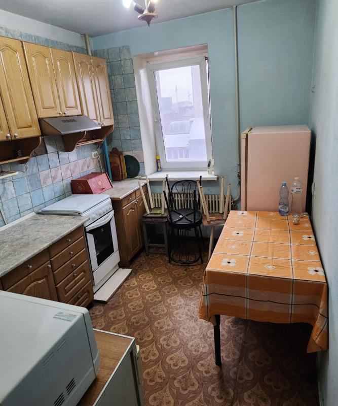 Long term rent 3 bedroom-(s) apartment Slavyanska Street 6