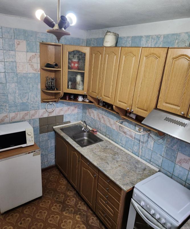 Long term rent 3 bedroom-(s) apartment Slavyanska Street 6