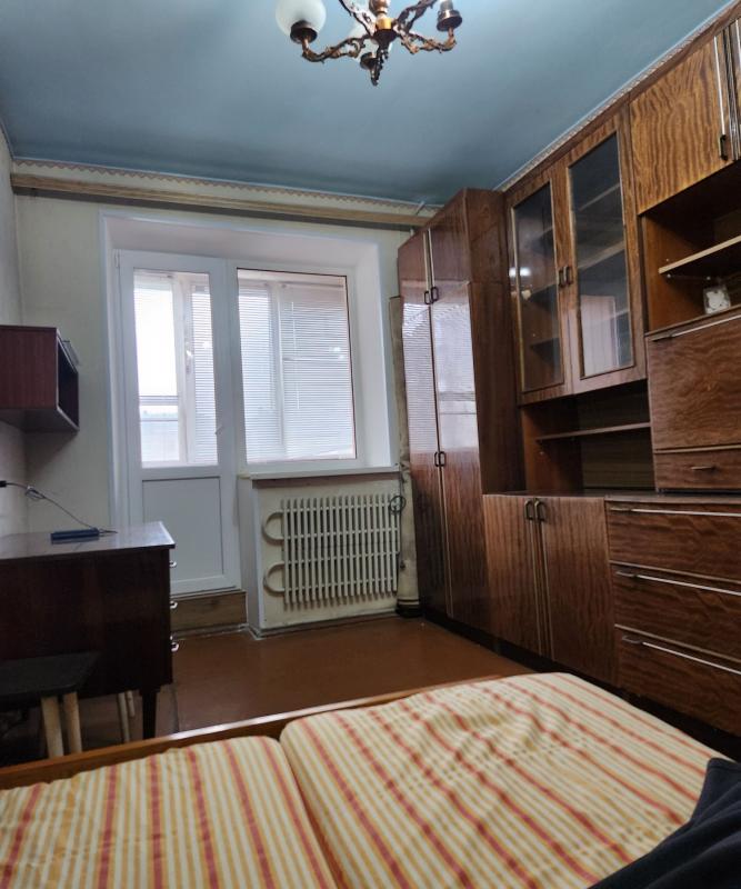 Long term rent 3 bedroom-(s) apartment Slavyanska Street 6