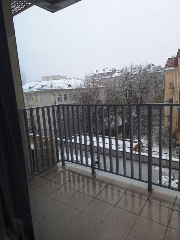 Long term rent 1 bedroom-(s) apartment Bulvarno-Kudriavska Street (Vorovskoho Street) 19