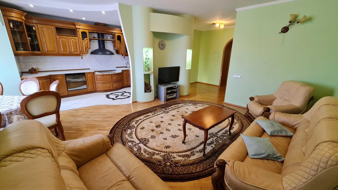 Long term rent 2 bedroom-(s) apartment Volodymyra Ivasiuka Avenue (Heroiv Stalinhrada Avenue) 24а