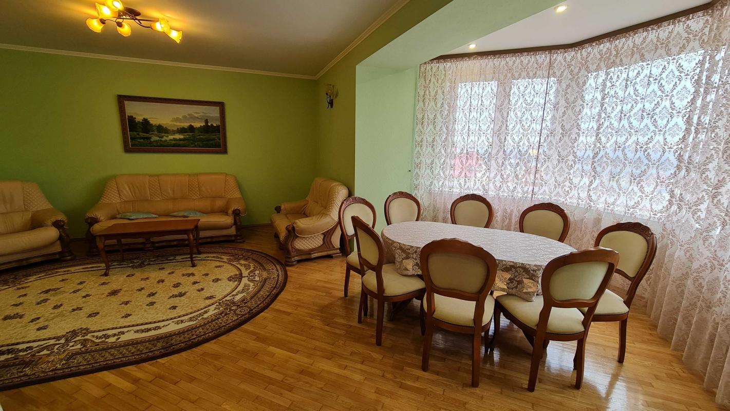 Long term rent 2 bedroom-(s) apartment Volodymyra Ivasiuka Avenue (Heroiv Stalinhrada Avenue) 24а