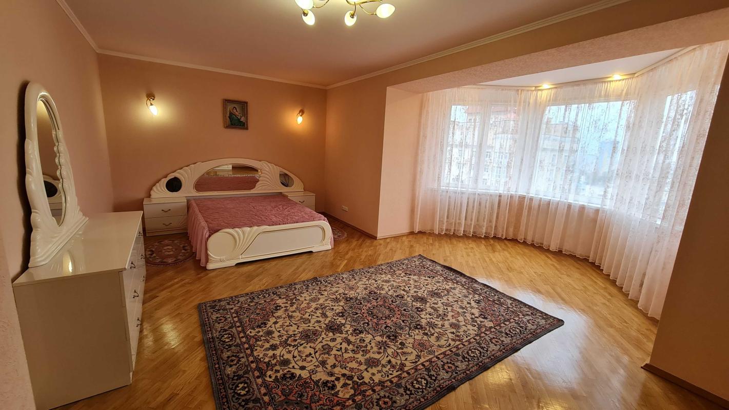 Long term rent 2 bedroom-(s) apartment Volodymyra Ivasiuka Avenue (Heroiv Stalinhrada Avenue) 24а