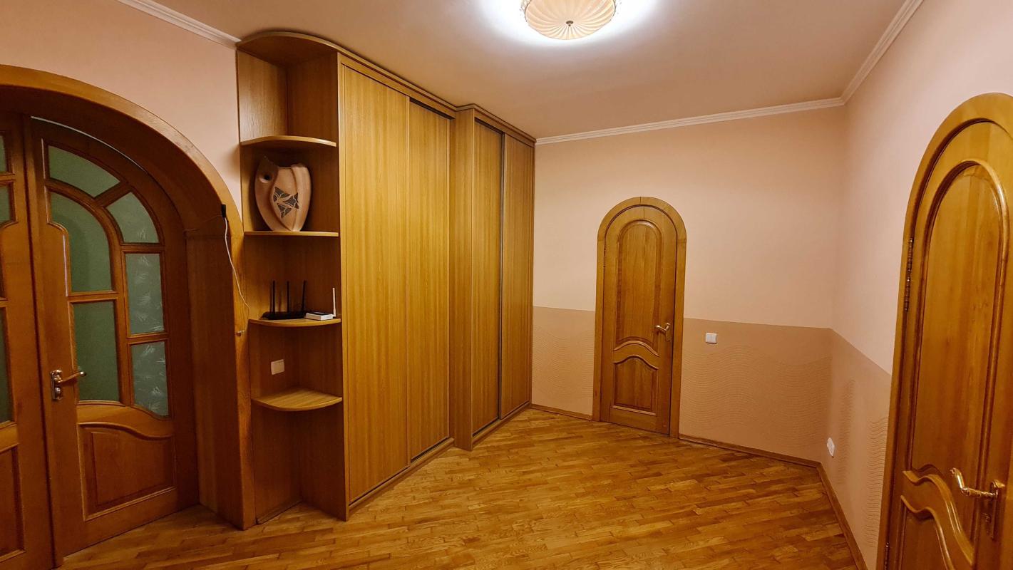 Long term rent 2 bedroom-(s) apartment Volodymyra Ivasiuka Avenue (Heroiv Stalinhrada Avenue) 24а