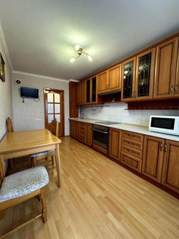 Long term rent 3 bedroom-(s) apartment Zvirinetska Street 61а