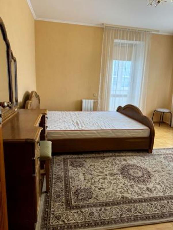 Long term rent 3 bedroom-(s) apartment Zvirinetska Street 61а