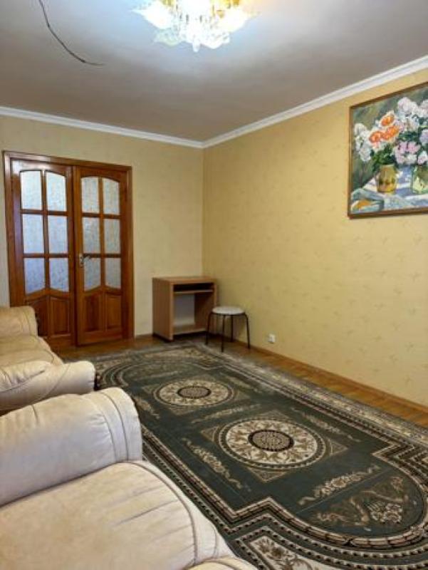 Long term rent 3 bedroom-(s) apartment Zvirinetska Street 61а