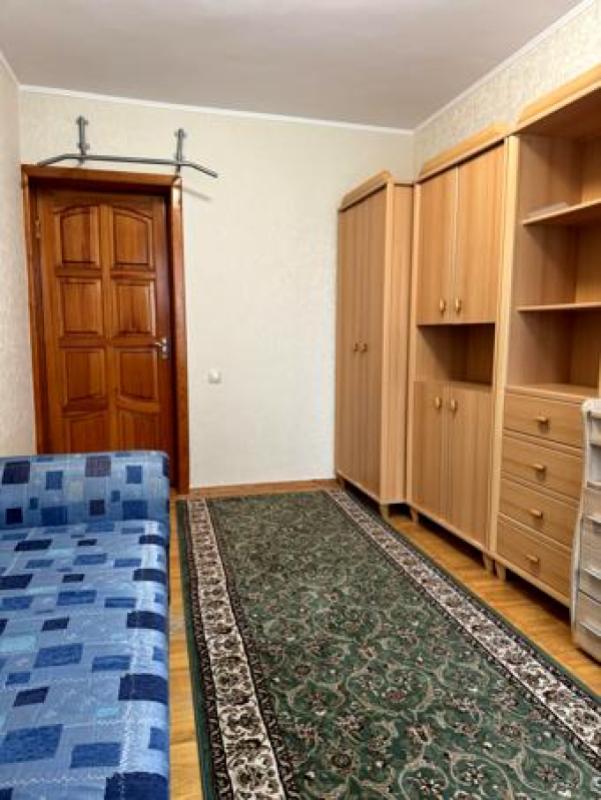 Long term rent 3 bedroom-(s) apartment Zvirinetska Street 61а