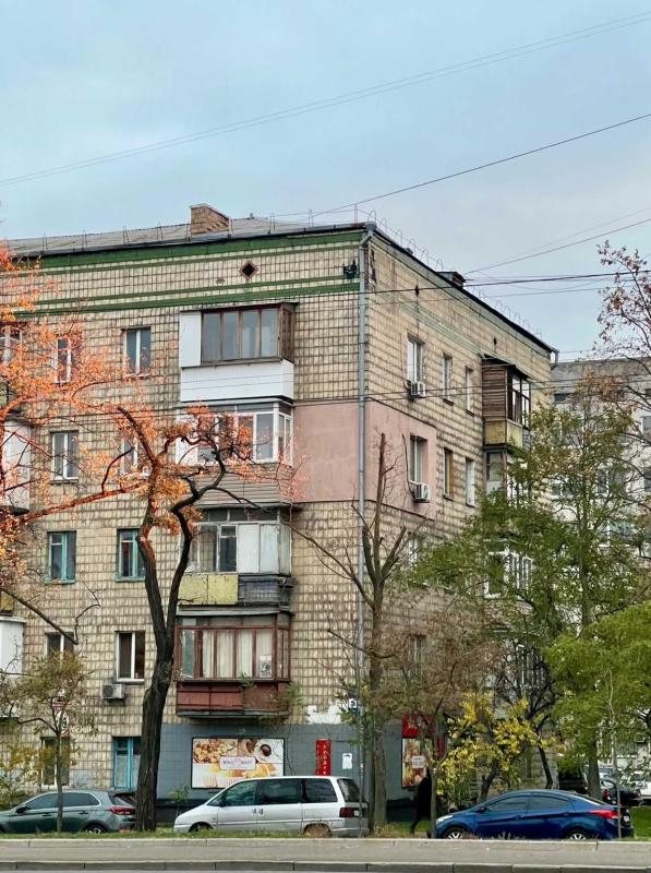 Продаж 3 кімнатної квартири 59 кв. м, Соборності просп. (Возз’єднання) 7