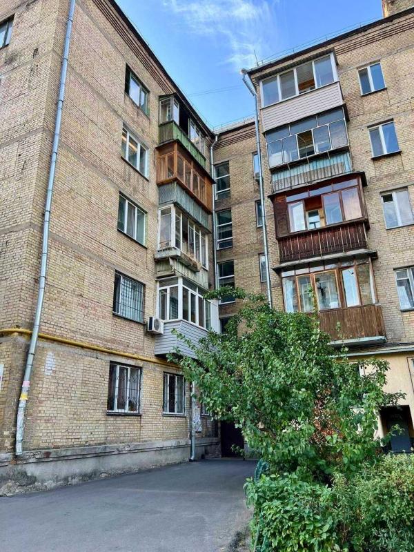 Продаж 3 кімнатної квартири 59 кв. м, Соборності просп. (Возз’єднання) 7