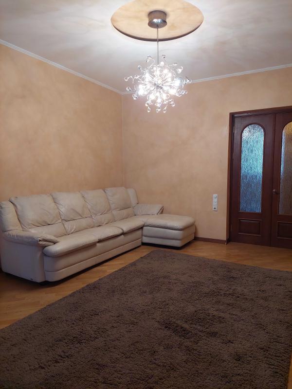 Long term rent 3 bedroom-(s) apartment Nezalezhnosti avenue (Pravdy Avenue) 7 (п24-п26)