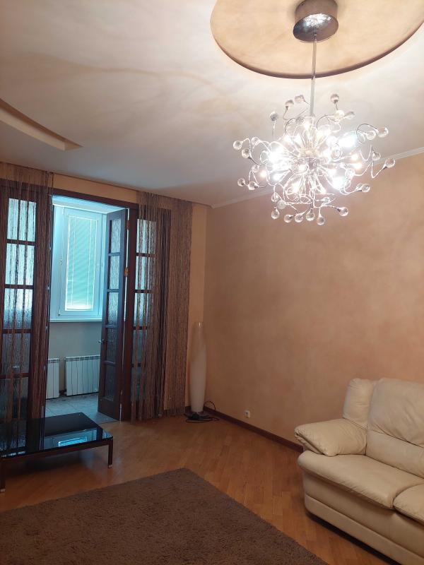 Long term rent 3 bedroom-(s) apartment Nezalezhnosti avenue (Pravdy Avenue) 7 (п24-п26)