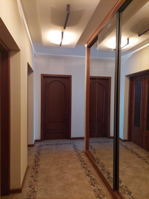 Long term rent 3 bedroom-(s) apartment Nezalezhnosti avenue (Pravdy Avenue) 7 (п24-п26)