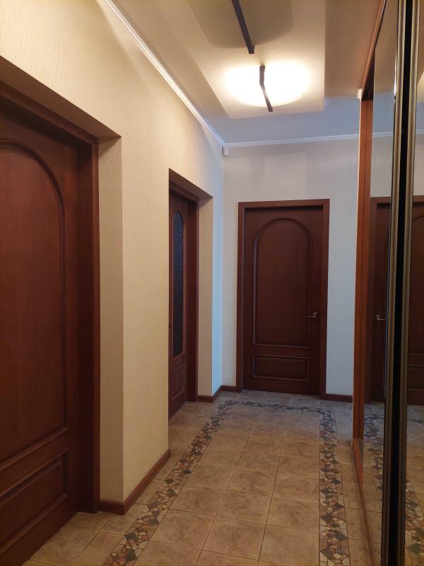 Long term rent 3 bedroom-(s) apartment Nezalezhnosti avenue (Pravdy Avenue) 7 (п24-п26)