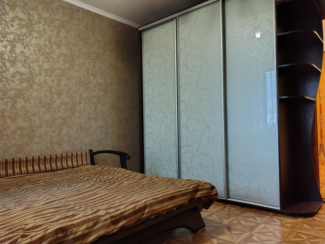 Long term rent 2 bedroom-(s) apartment Oleksiyivska Street 30