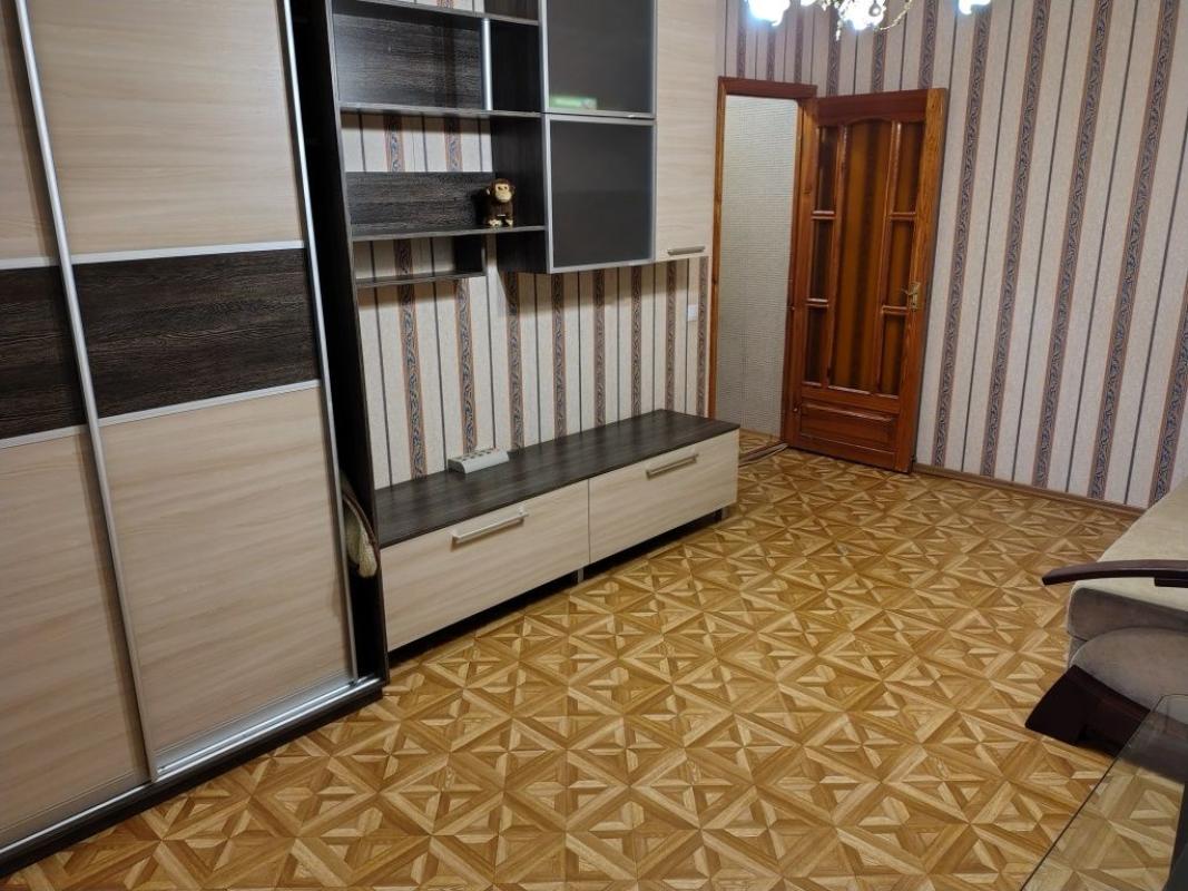 Long term rent 2 bedroom-(s) apartment Oleksiyivska Street 30