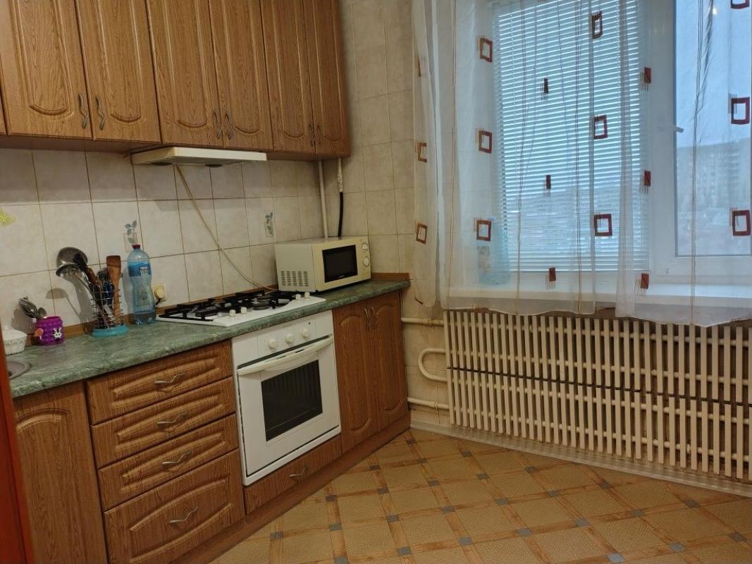 Long term rent 2 bedroom-(s) apartment Oleksiyivska Street 30