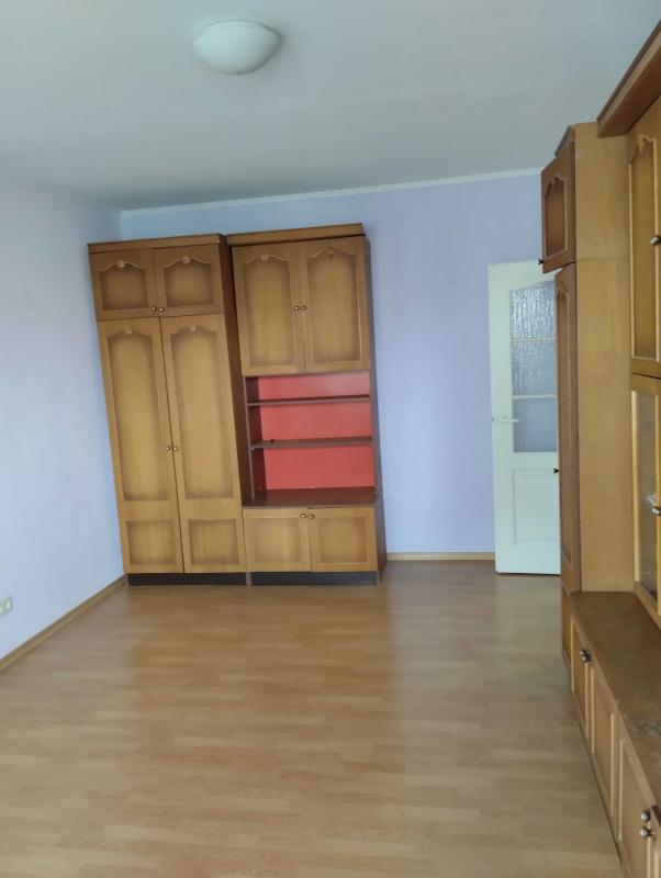 Sale 3 bedroom-(s) apartment 73 sq. m., Revutskoho Street 18