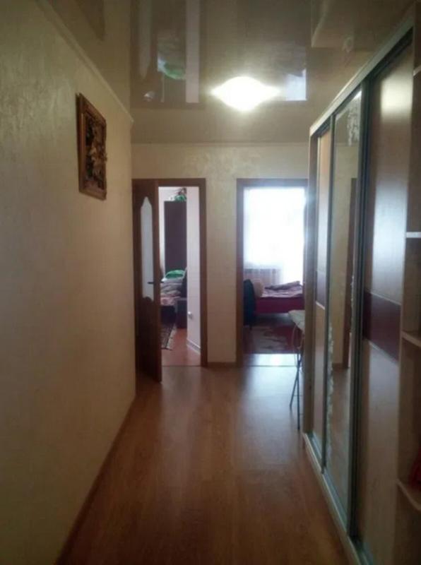 Продаж 3 кімнатної квартири 102 кв. м, Тролейбусна вул. 2