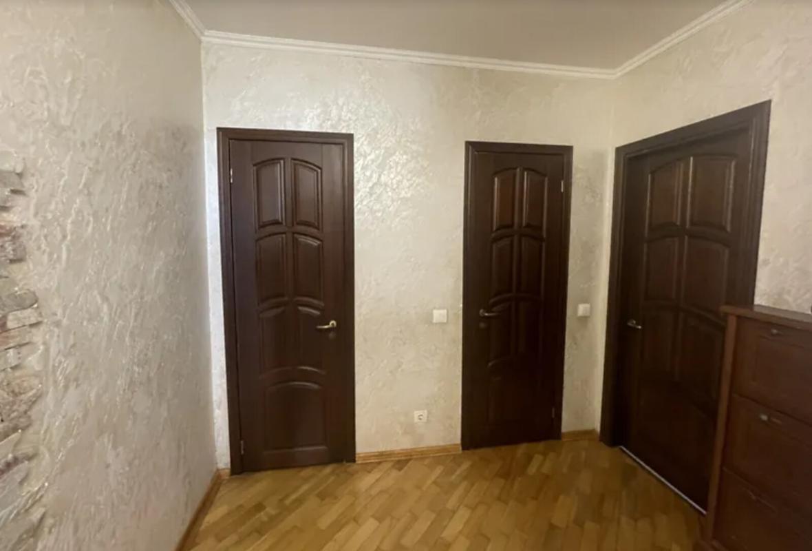 Продаж 2 кімнатної квартири 88 кв. м, Карпенка вул. 7