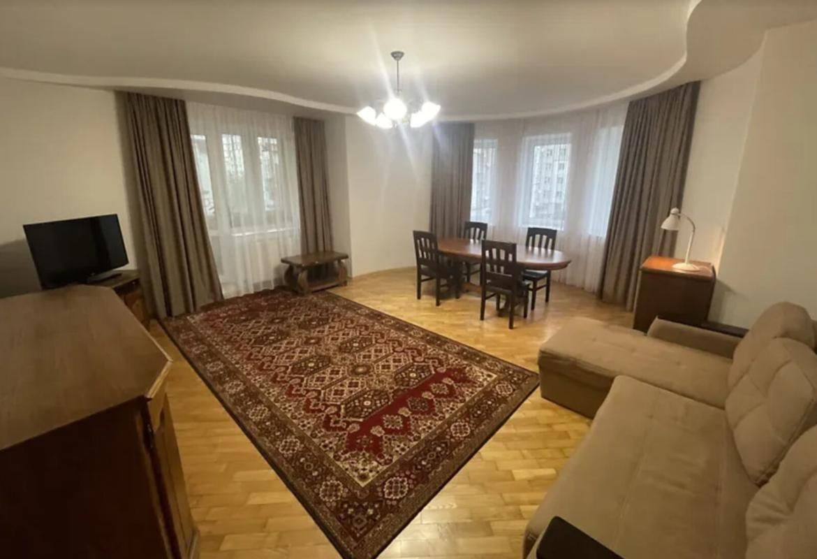 Продаж 2 кімнатної квартири 88 кв. м, Карпенка вул. 7