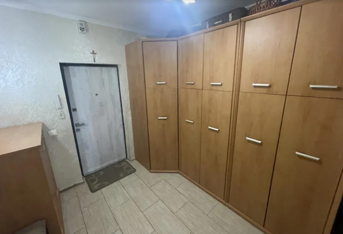 Продаж 2 кімнатної квартири 88 кв. м, Карпенка вул. 7