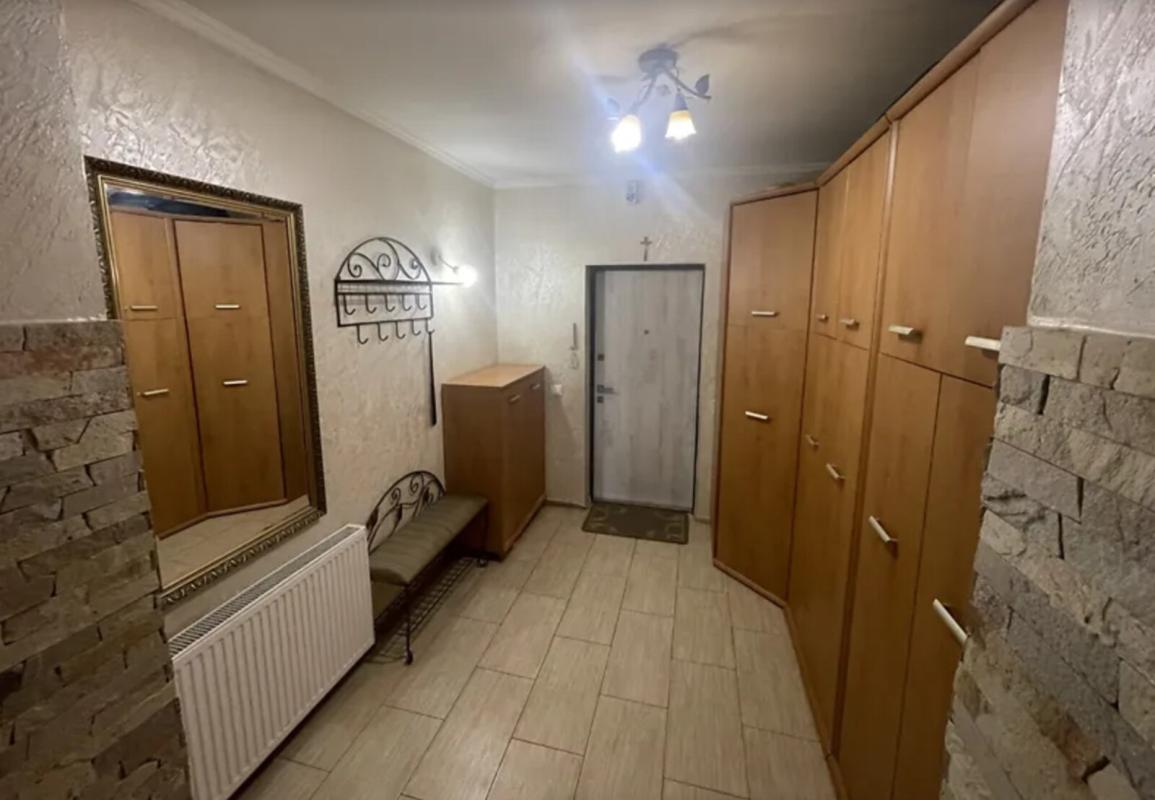 Продаж 2 кімнатної квартири 88 кв. м, Карпенка вул. 7