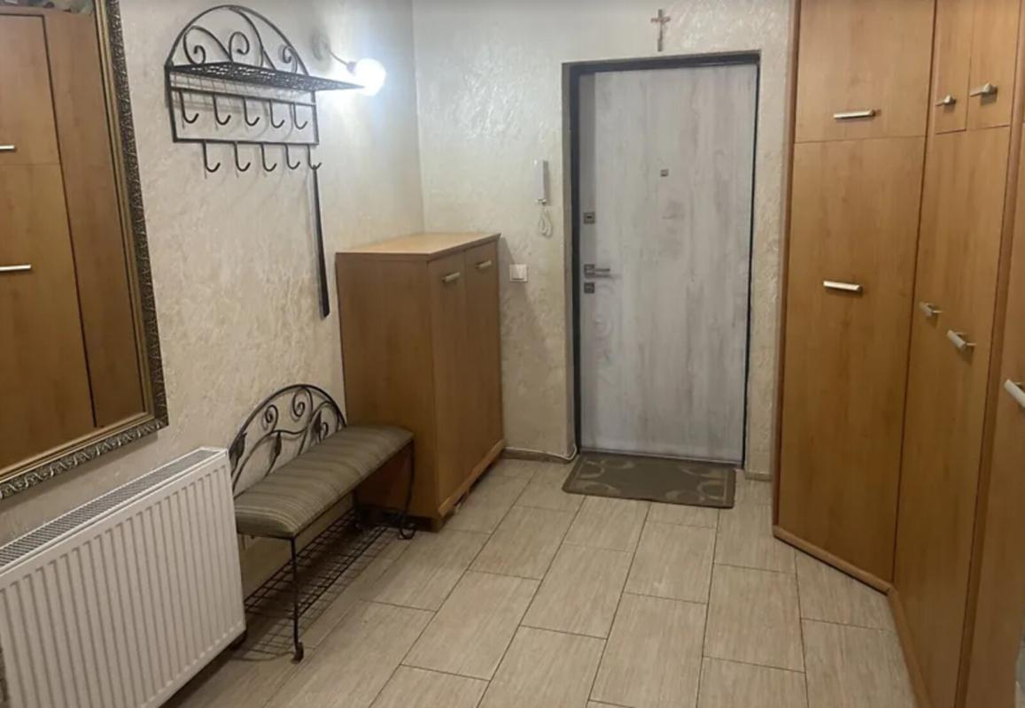 Продаж 2 кімнатної квартири 88 кв. м, Карпенка вул. 7