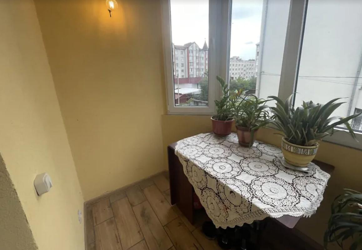 Продаж 2 кімнатної квартири 88 кв. м, Карпенка вул. 7