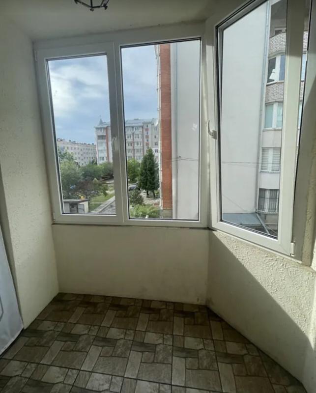 Продаж 2 кімнатної квартири 88 кв. м, Карпенка вул. 7