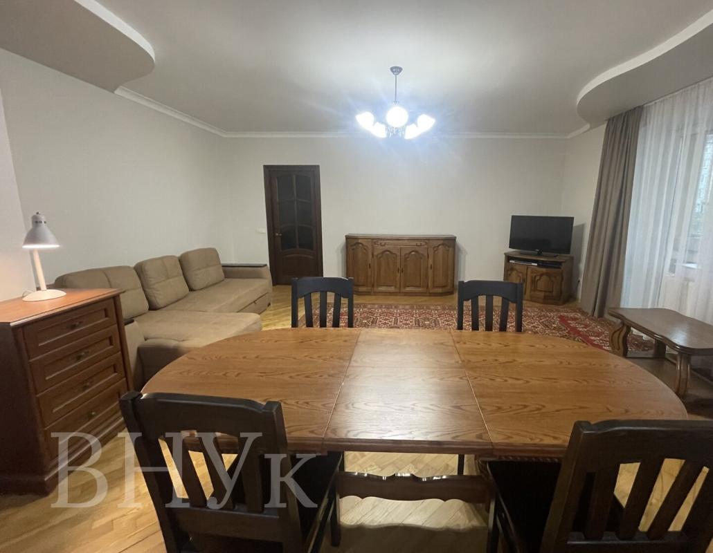 Продаж 2 кімнатної квартири 88 кв. м, Карпенка вул. 5