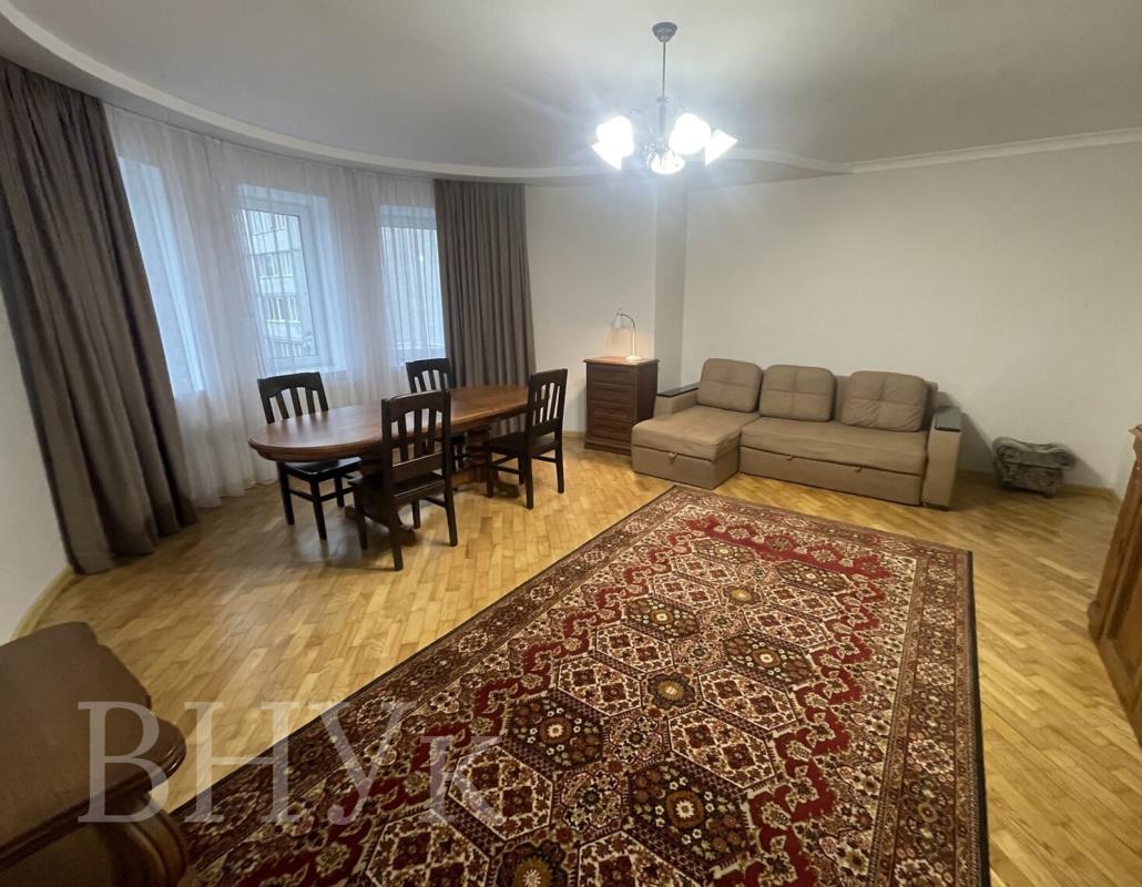 Продаж 2 кімнатної квартири 88 кв. м, Карпенка вул. 5