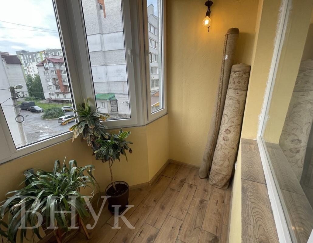 Продаж 2 кімнатної квартири 88 кв. м, Карпенка вул. 5