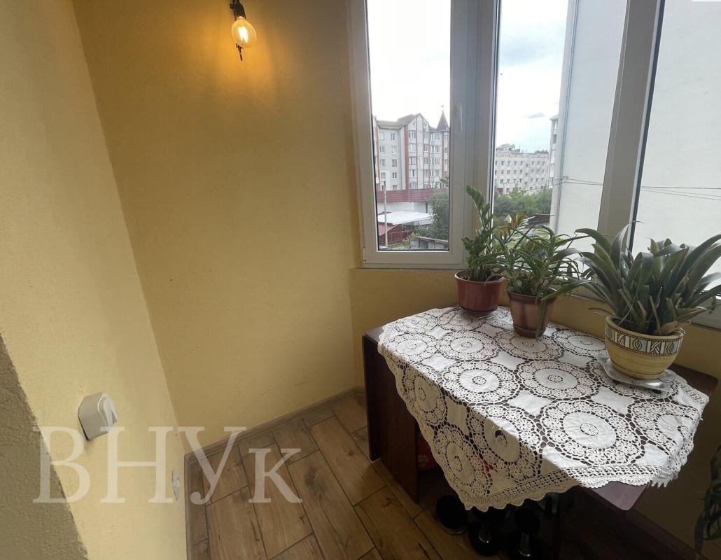 Продаж 2 кімнатної квартири 88 кв. м, Карпенка вул. 5