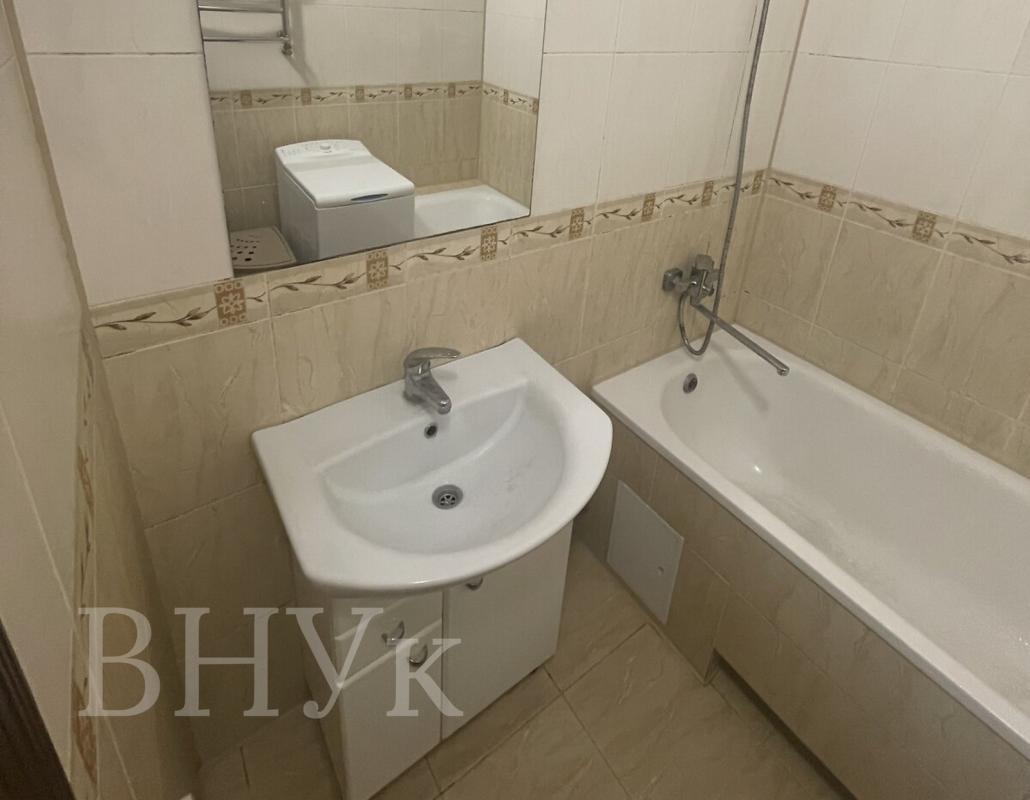 Продаж 2 кімнатної квартири 88 кв. м, Карпенка вул. 5