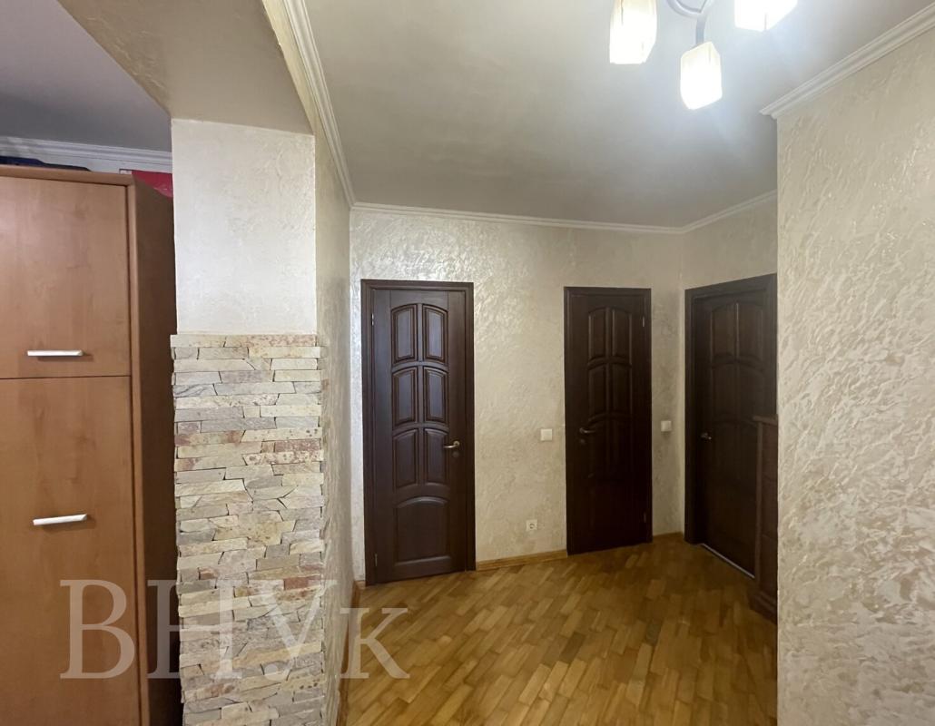 Продаж 2 кімнатної квартири 88 кв. м, Карпенка вул. 5